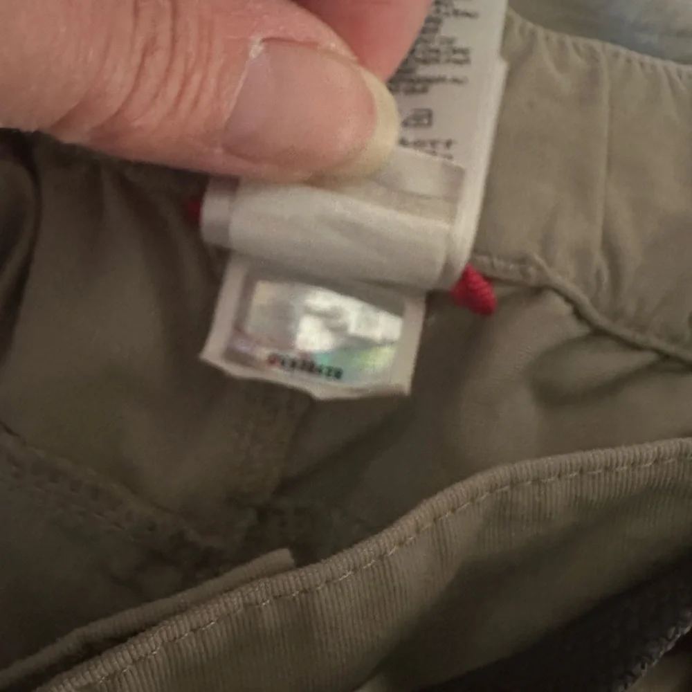 The North Face khaki zip off nylon convertible hiking pants size Large Long‎